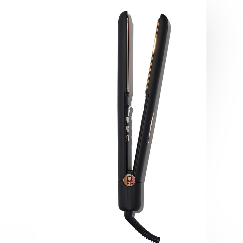 The Confidante Flat Iron
moisture maintenance titanium flat iron